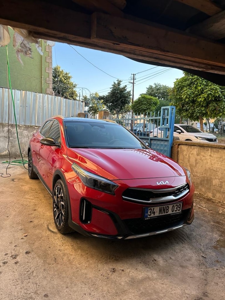 Devlet memurunda. temiz Kia xceed 2025 model - 3