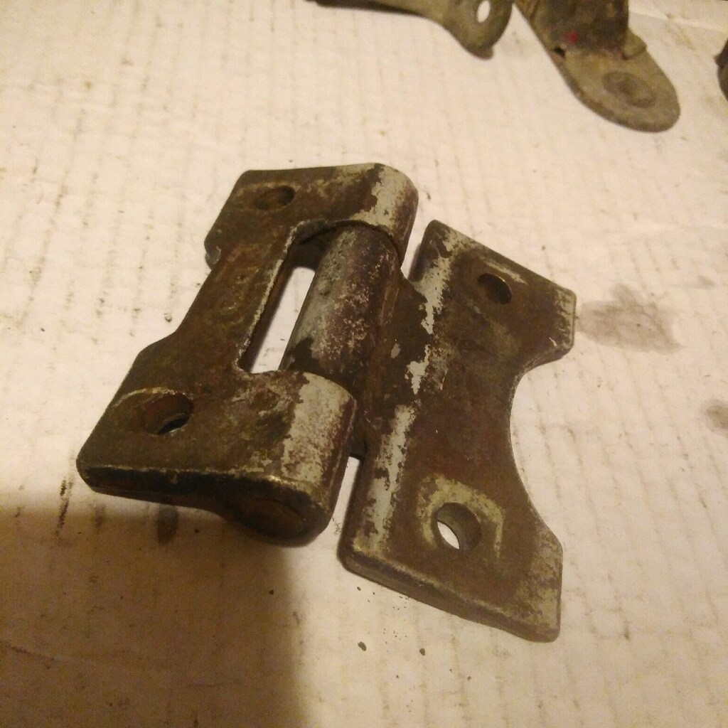MERCEDES W123 W126 ÖN KAPI MENTEŞE - 2