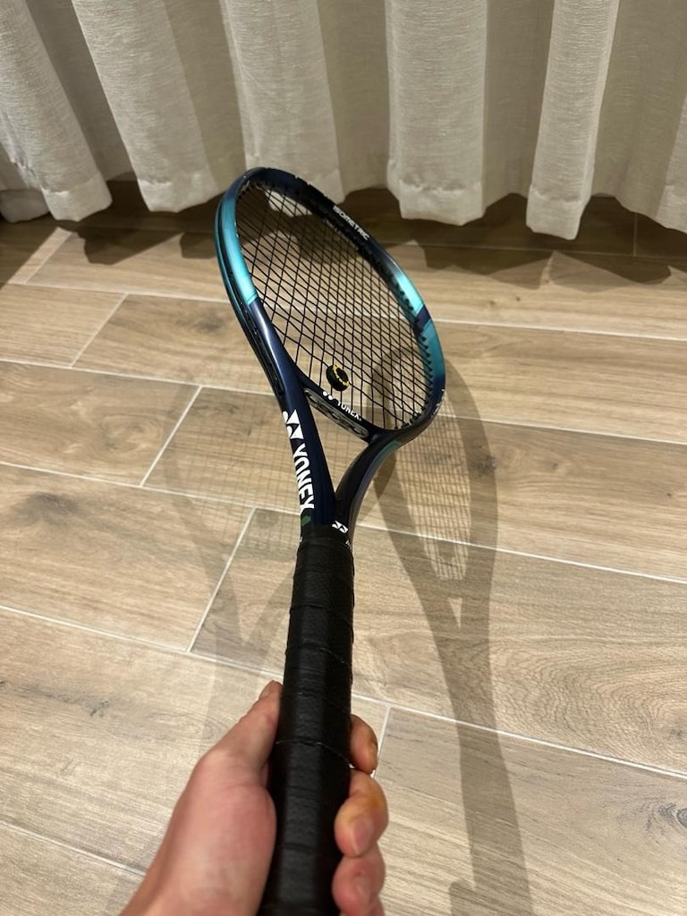 Yonex tenis raketi - 2