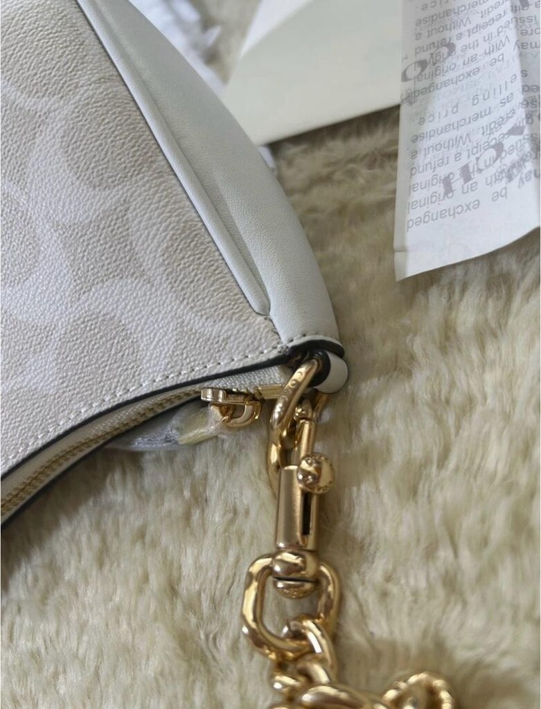 Coach Teri Shoulder Bag In Signature - 2