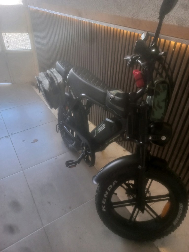 t bike v8 pro 750 walt 15 amper hatasiz jelatinleri uzerinde - 8