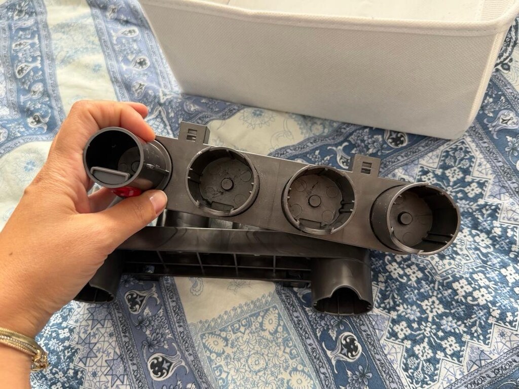 Dyson Süpürge Aparat Yuvası - 4