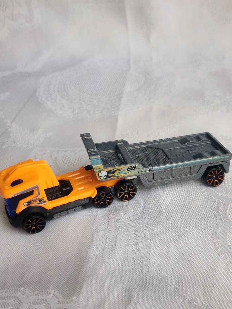 hotwheels trackın trucks chopter chase kamyon takibi taşıyıcı tır 2012 - 2