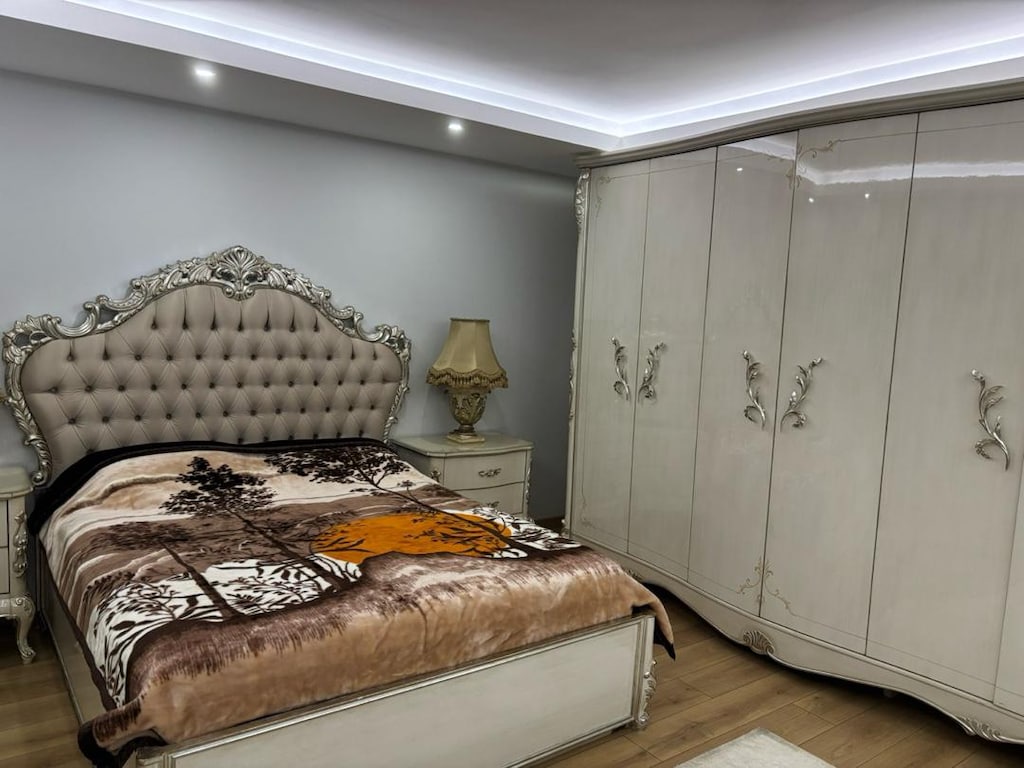 Beyaz Kapitone Başlıklı Yatak - 3