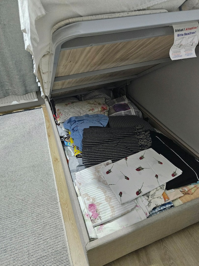 2 adet biri istikbal biri bellona markalı baza yatak ve başlık - 2