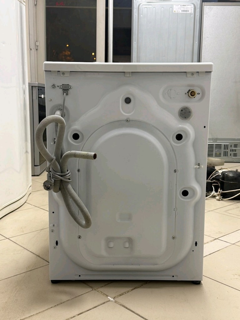 sıfırdan farksız yüksek model Beko 8 kiloluk çamaşır makinası - 3