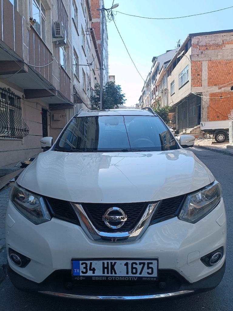 Nissan X-TRAIL
