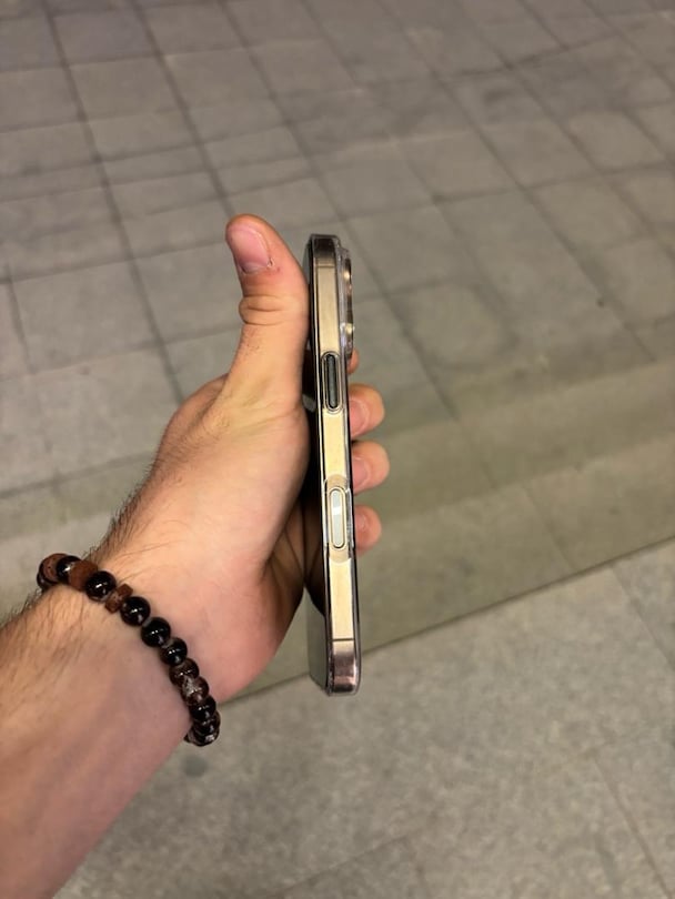 iPhone 16 pro - 3