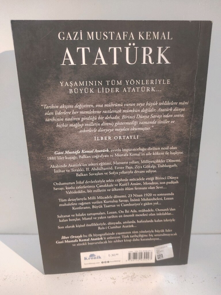 Atatürk İlber Ortaylı imzali - 2