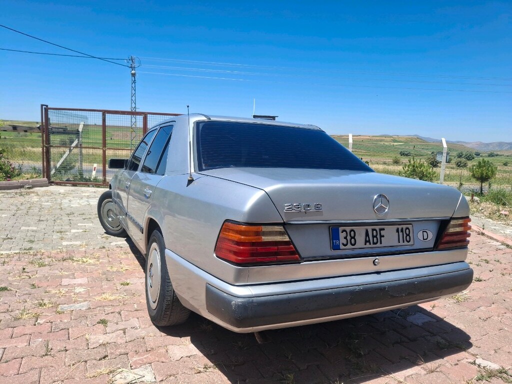 1988 mercedes benz 230 e - 5