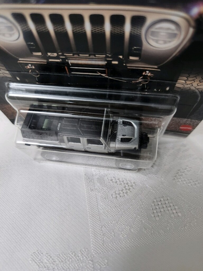 hotwheels GBW75 premium fast&furious JEEP GLADİATOR - 8