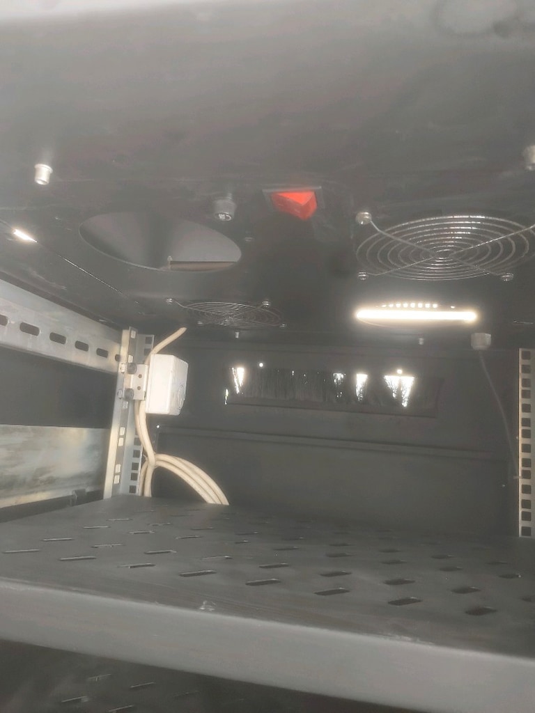 32U 600*600 19inç Dikili Tip Kabinet - 9