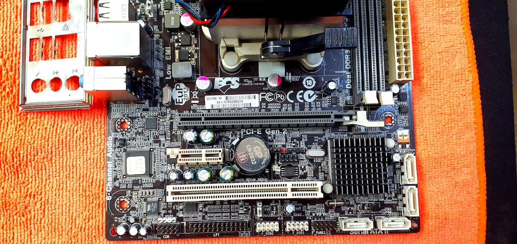 ECS A55F-M3 (1.0) FM1 Socket Anakart ve A4 3300 İşlemci - 8