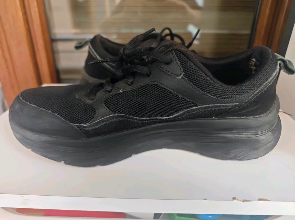 2 çift ayakkabi nike ve skechers - 2