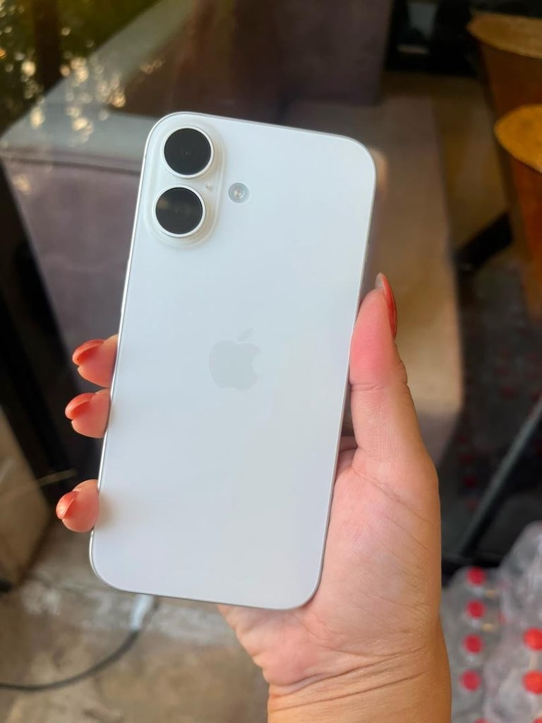 İphone 16 Beyaz Türkiye Garantili Telefon - 2