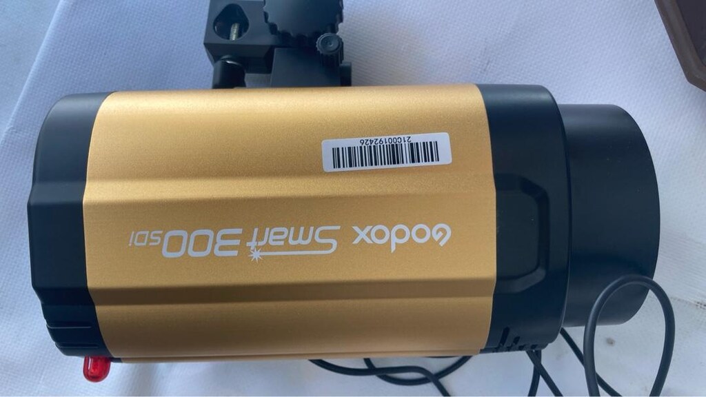 GODOX 300 ssd - 2