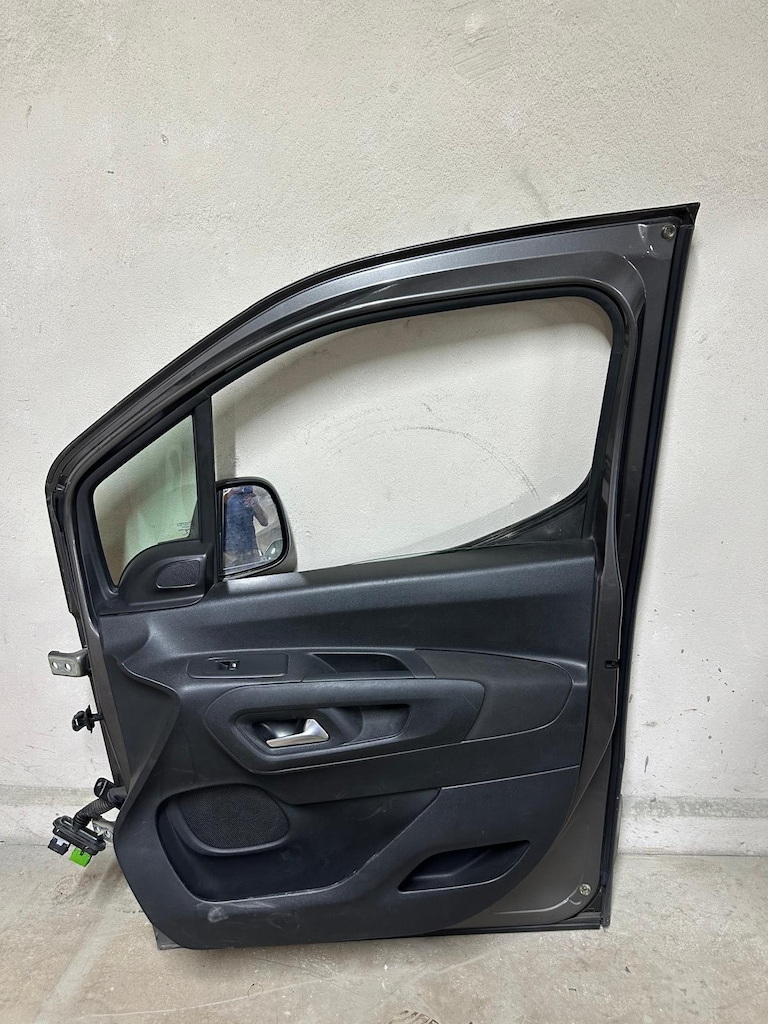 2023 OPEL COMBO ORJİNAL ÇIKMA SAĞ SOL ÖN KAPI