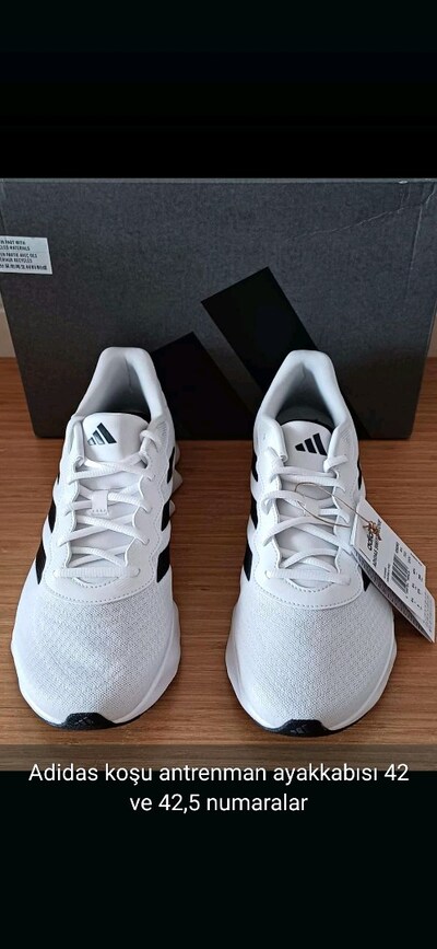 Adidas koşu antrenman ayakkabısı orijinal sıfır etiketli üründür