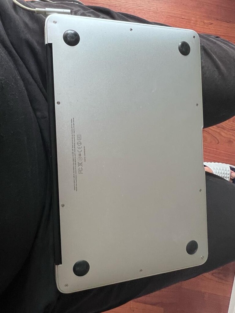 Apple MacBook Air 11 inch 2011 - 2