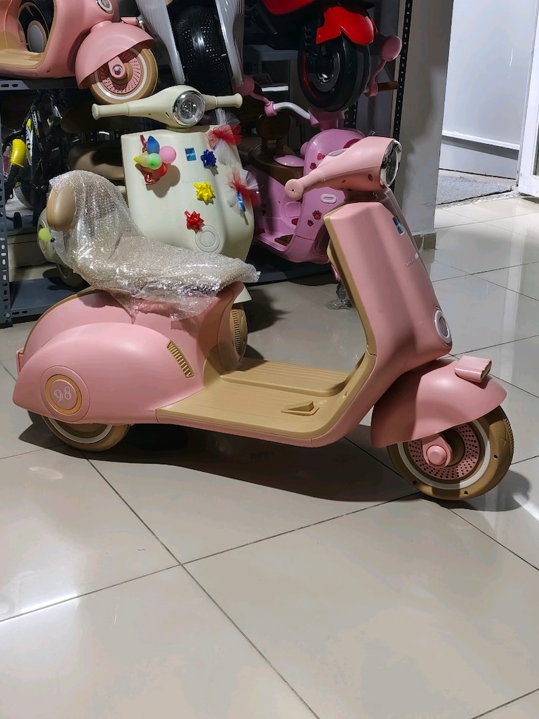 (KAMPANYA) BÜYÜK BOY VESPA KUMANDALI&MANUEL AKÜLÜ ARABA SCOOTER MOTOR - 3