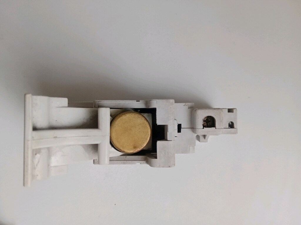 silindirik sigorta yuvası 22x58 - 8