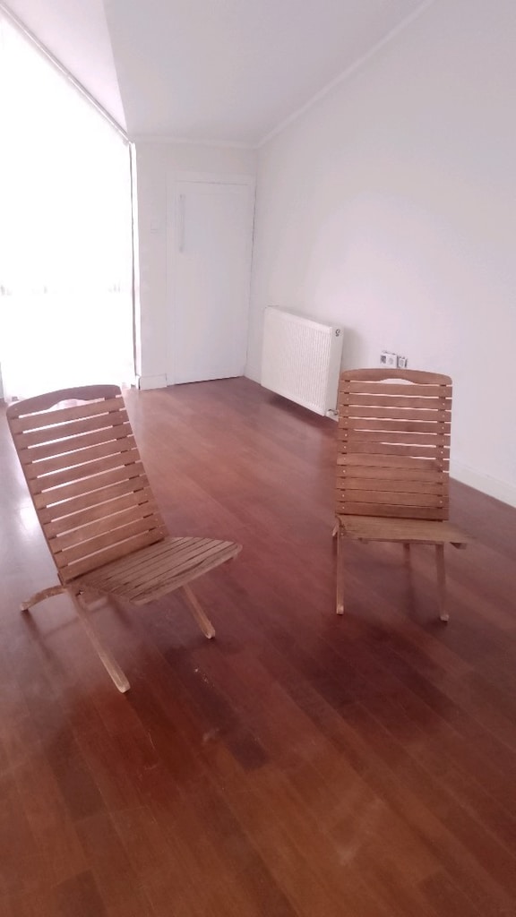ceviz ağacından katlanır 2 adet sandalye sağlam temiz - 3