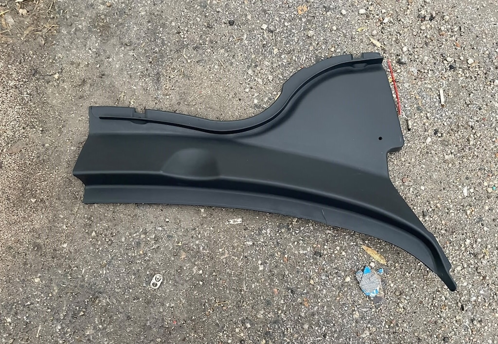 PASSAT B6 CAM ÖNÜ IZGARASI SAĞ 2005 2006 2010 2011 SIFIR 3C1819404B - 2