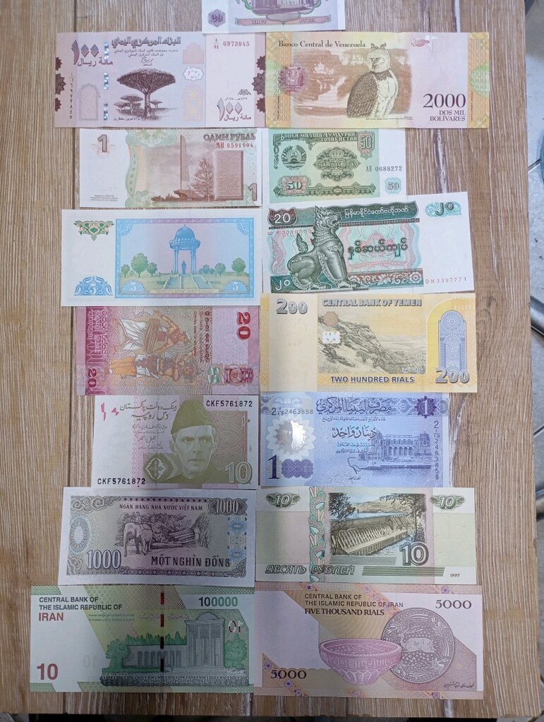90 Farklı yabancı ülke paralaları - 4