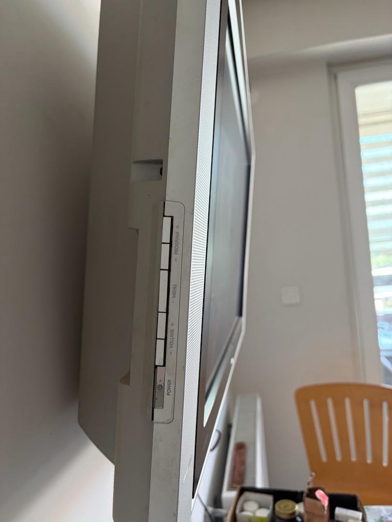 PHILIPS FLAT TV - 2