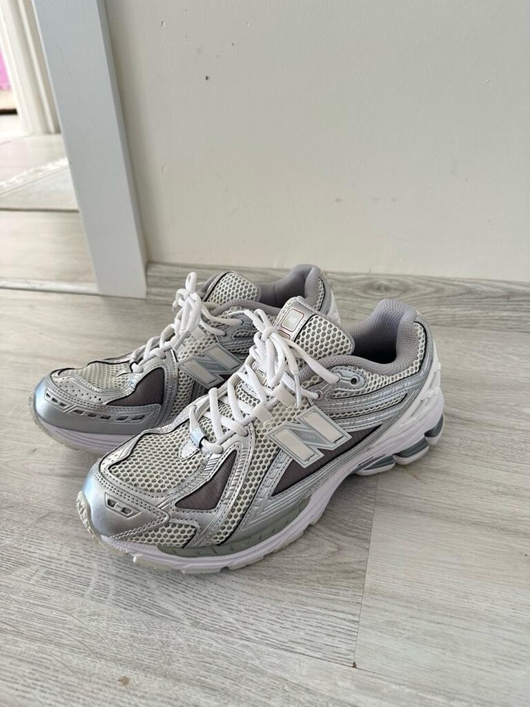 New Balance 1906R Gümüş Gri Renk 44 Numara Sıfır Ürün