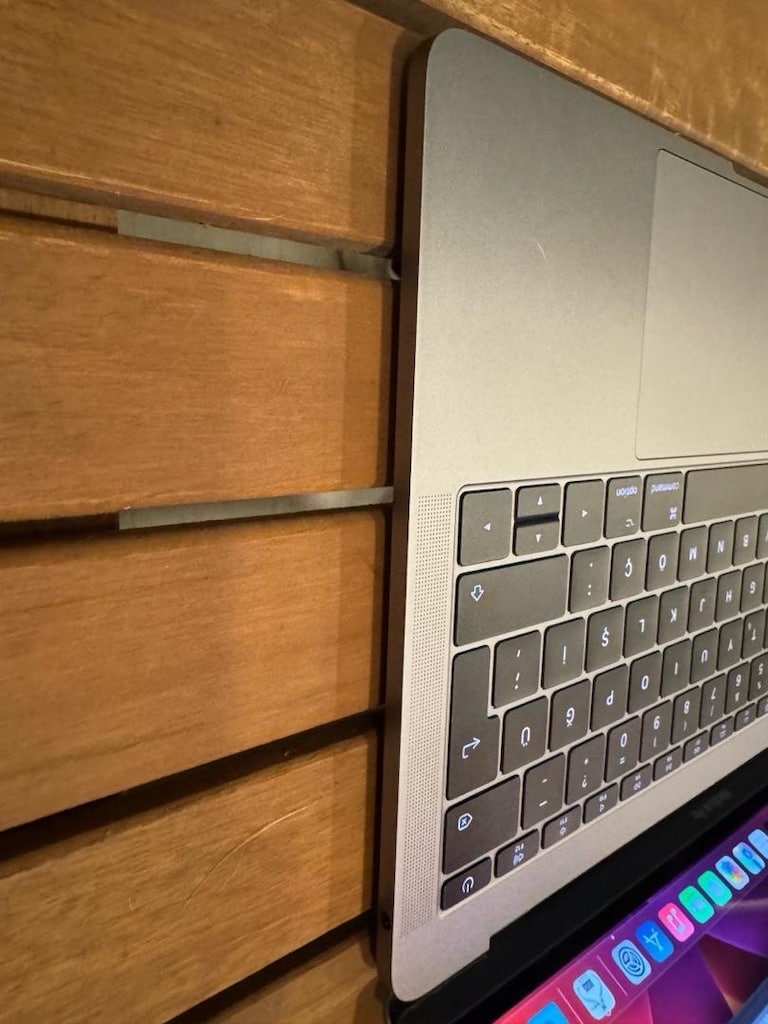 Apple MacBook Pro 2017 - 5