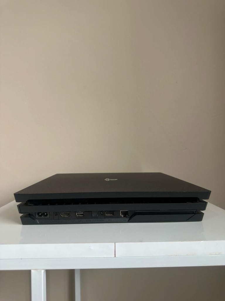 Playstation 4 pro - 3