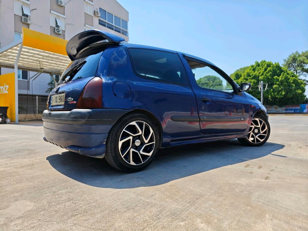 Renault Clio 1.6 Sport - 4