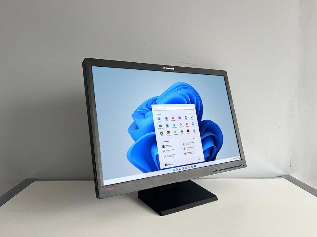 Lenovo L2250p 22" LCD WS /VGA/ 3 Adet Monitör - 4