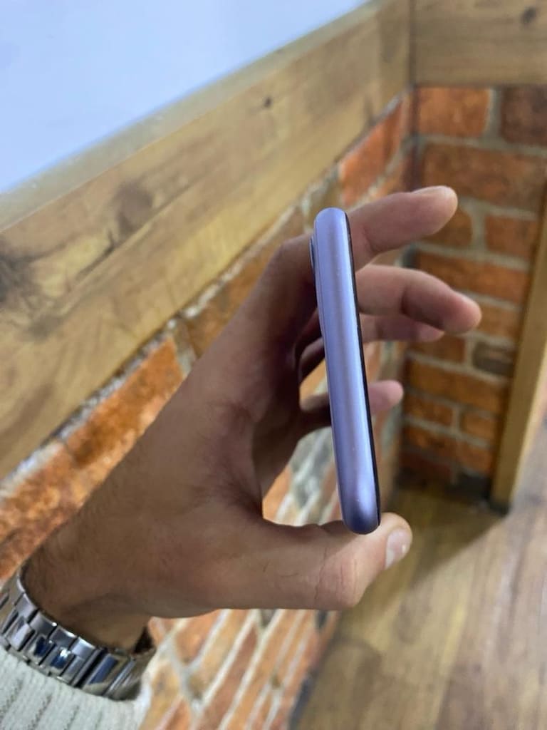 İPHONE 11 YURTICI HATASIZ TERTEMİZ 64 GB CIZIKSIZ HATASIZ - 5
