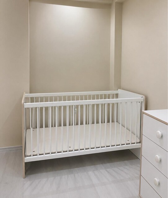 Çilek Montes Asansörlü Bebek Karyolası 70x140 Beyaz – Çok Temiz