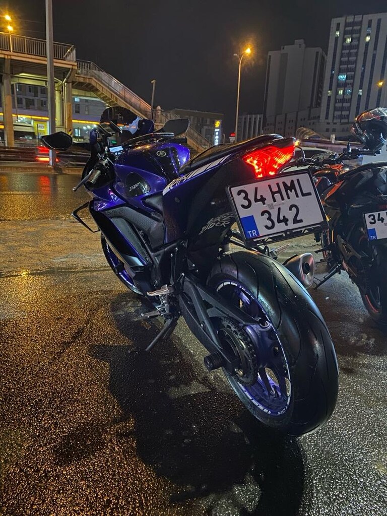 YAMAHA R25 - 2