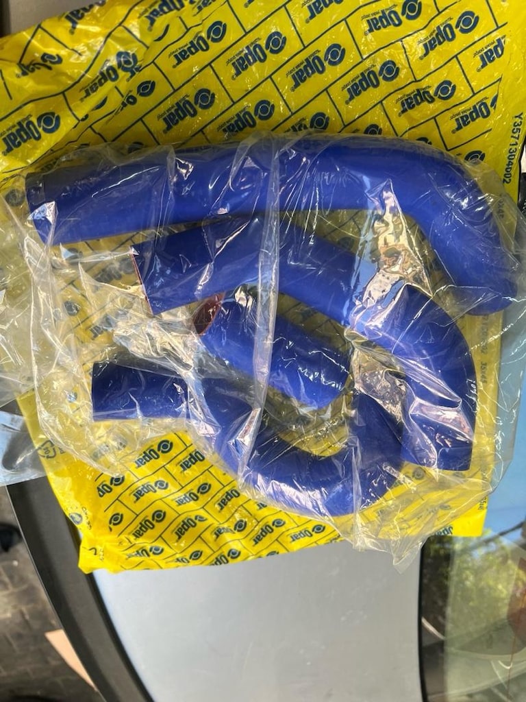TOFAŞ DÜZ MOTOR RADYATÖR HORTUMLARI MAVİ SİLİKON SET - 4