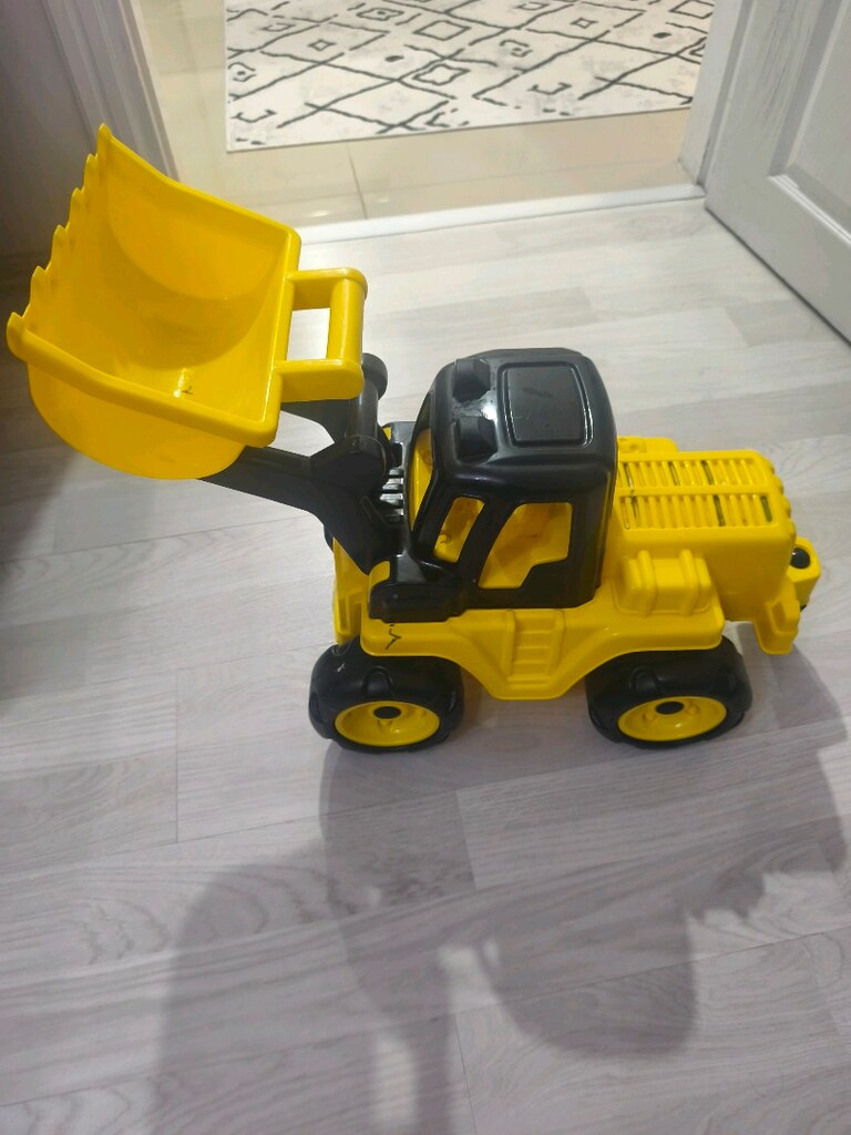Yeni gibi az kullanılmış çocukların severek oynadığı bir oyuncak - 4