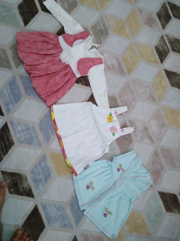 3 adet 0 6 yaş için elbise sorunsuz