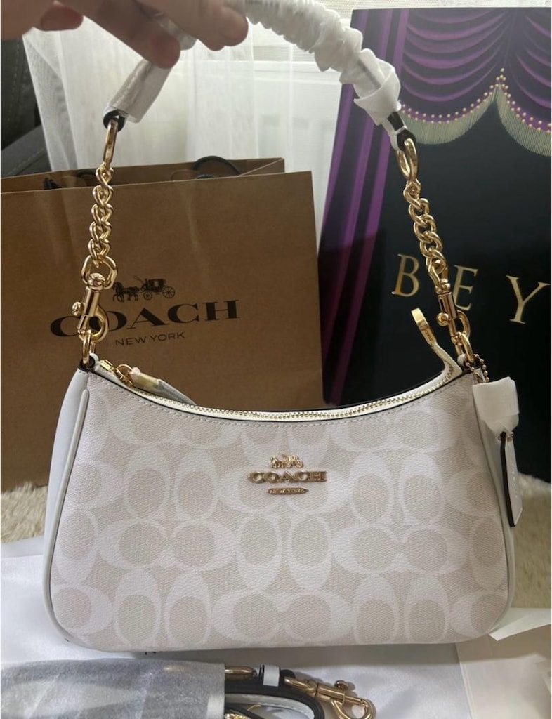 Coach Teri Shoulder Bag In Signature - 6