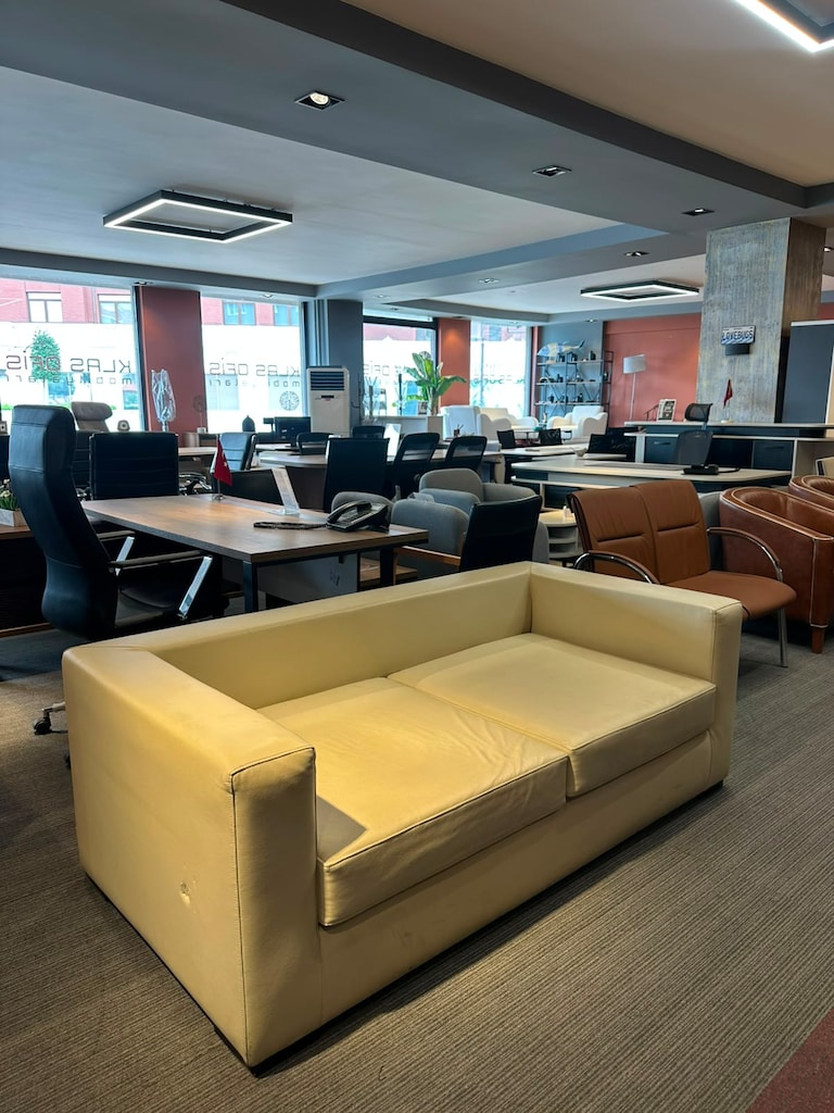 KLAS OFİS ÜSKÜDAR KREM DERİ BEKLEME KOLTUĞU İKİNCİ EL - 2