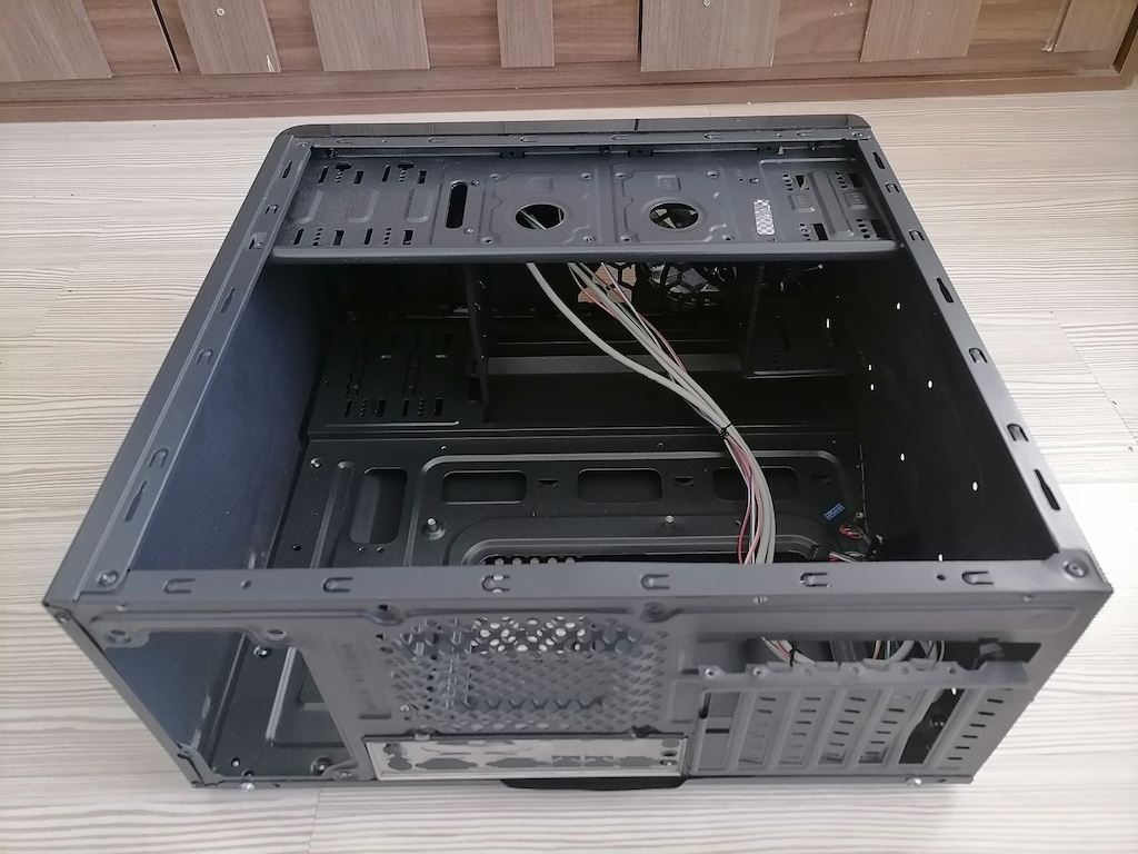 Avantron marka Boş PC Kasası - 8