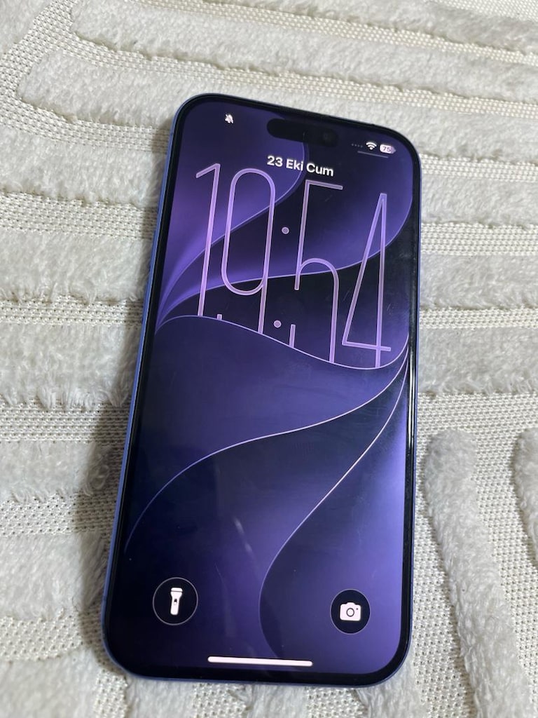 iPhone 16 - 16