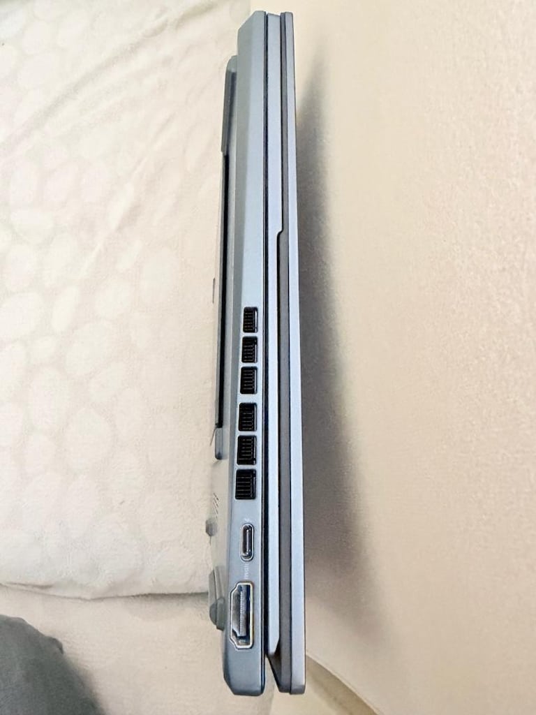 Asus ZenBook Duo UX8406CA Kılıfı Var - 16