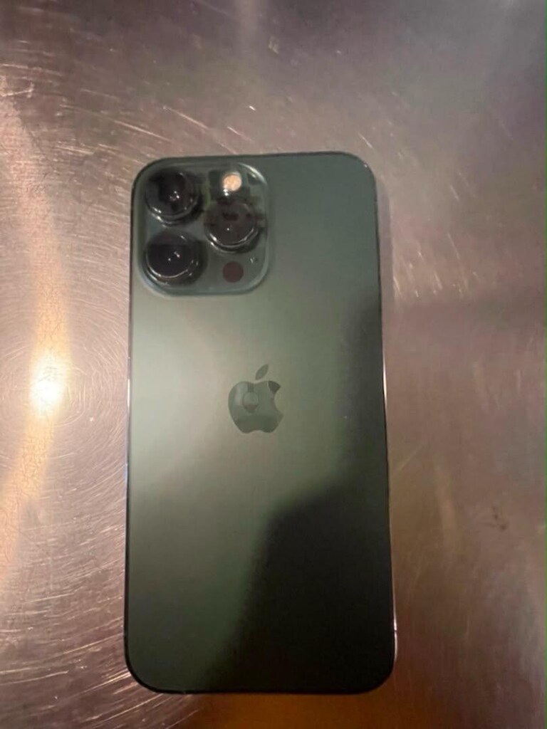 iPhone 13 pro 128gb mesiamarktan alınma garantisi dolmuş ve AirPods 4 - 2
