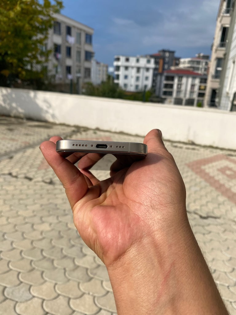 İPHONE 15 PRO ÇİFT FİZİKİ SİM BAYANDAN KUTULU 128 GB - 7