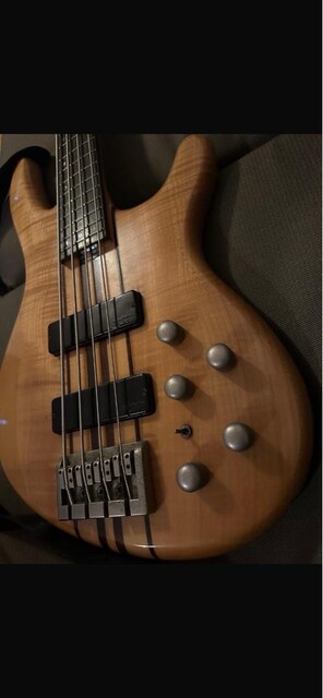 Cort A4 Artisan Active Bass