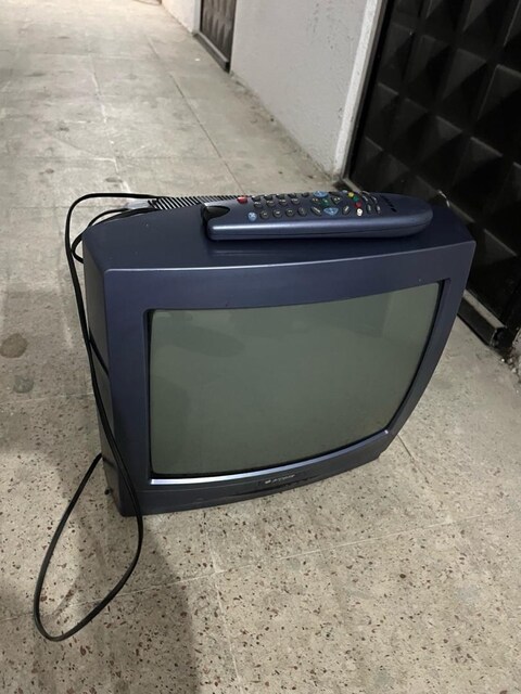 Arçelik 37 ekran televizyon