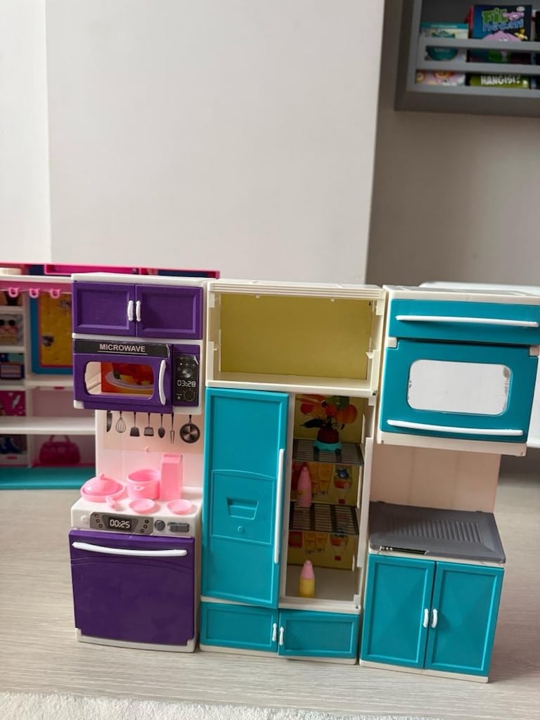 oyuncak barbie Gıyım odası barbie evı Barbie mutfagı - 7